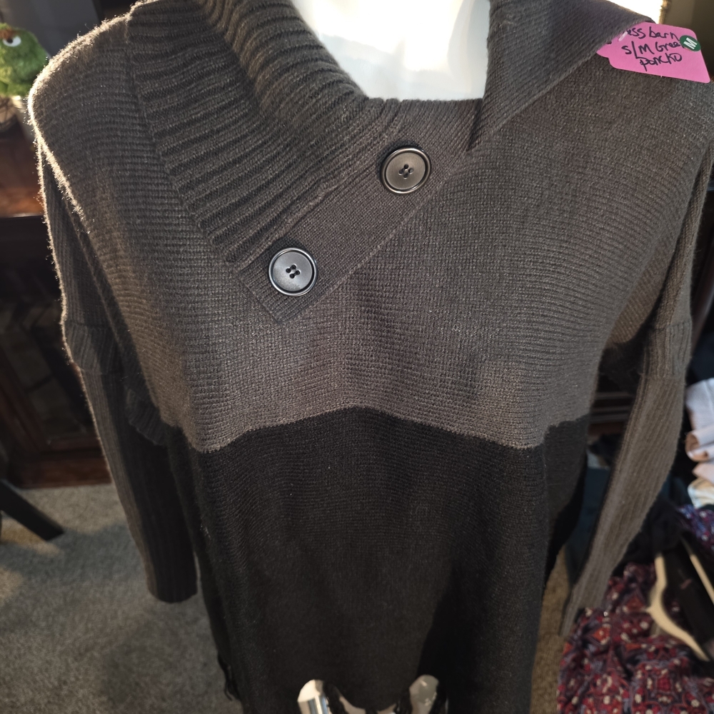 Dressbarn sweater fits up to XL